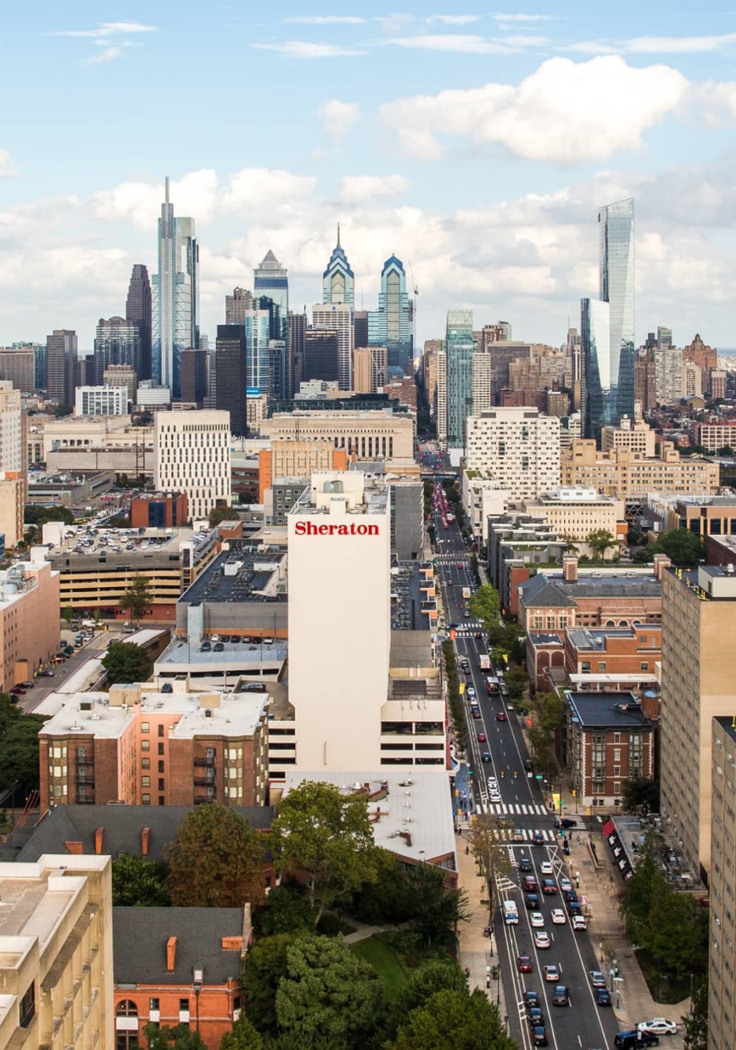 Cityscape sky view of Philidelphia on a sunny day.