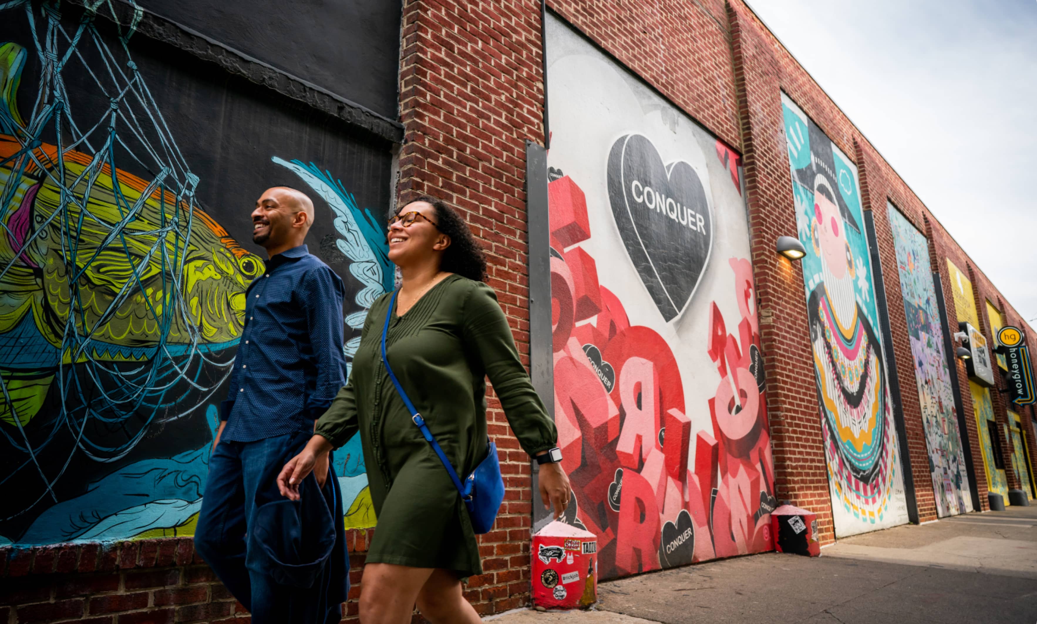 Two people walking in Philadelphia