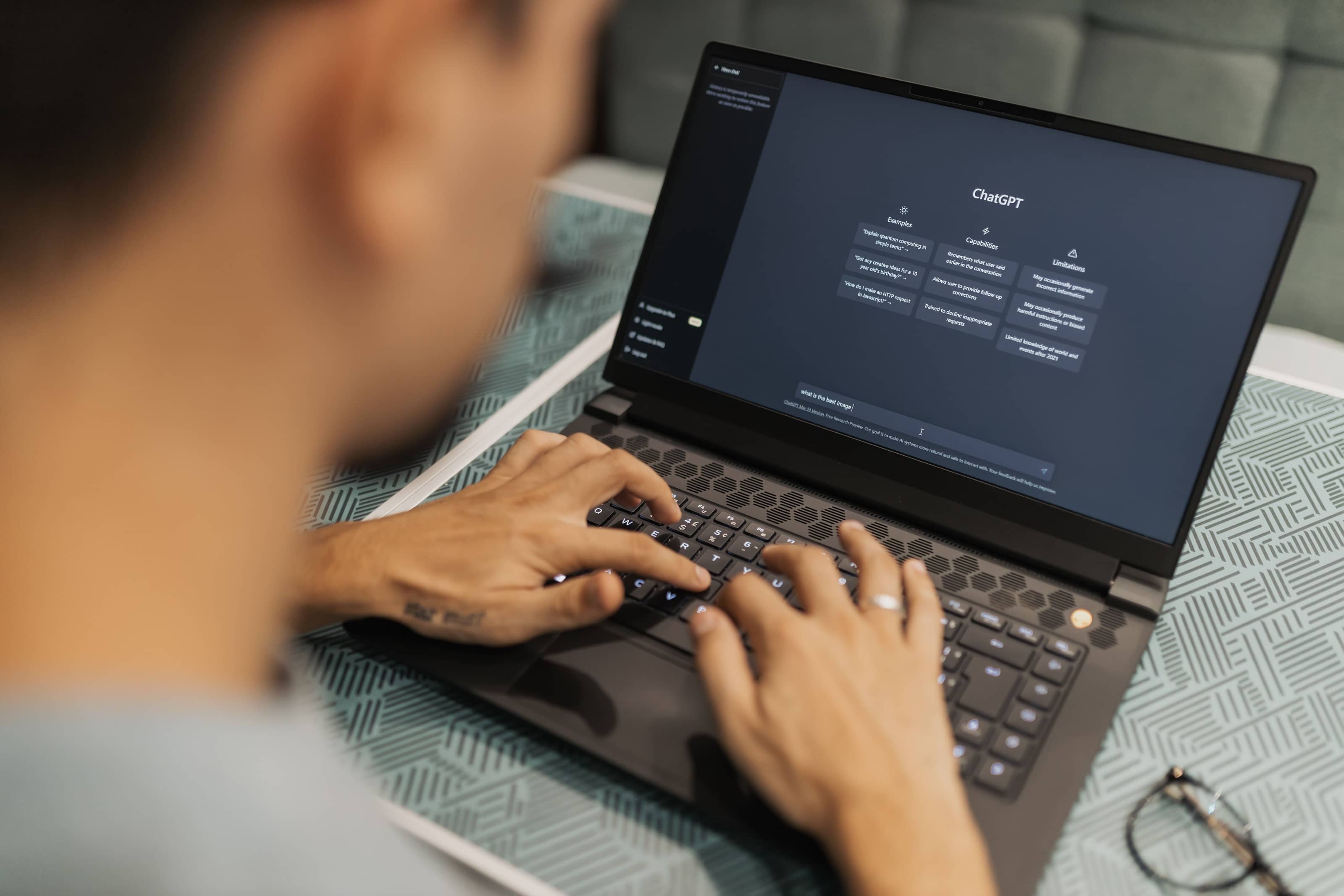 Nonprofit marketing leaders using AI assistants